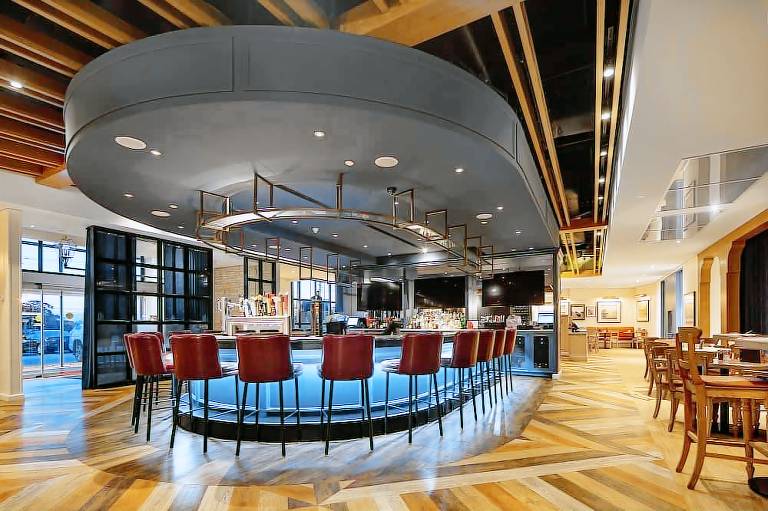 DoubleTree by Hilton Toronto Airport