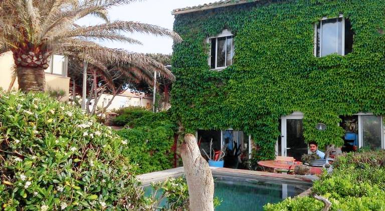 House with pool — photo 4