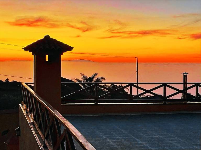 Villa with sauna, terrace & yard | Sea view — photo 4