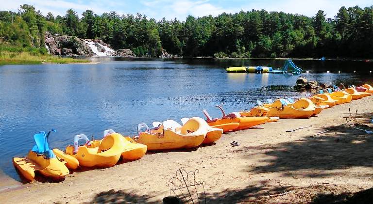 High Falls Bay Cottages, Camping & Waterpark — photo 5