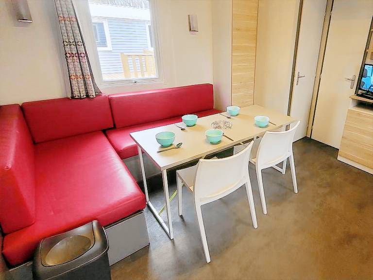 Mobile home with terrace & heated pool — photo 4
