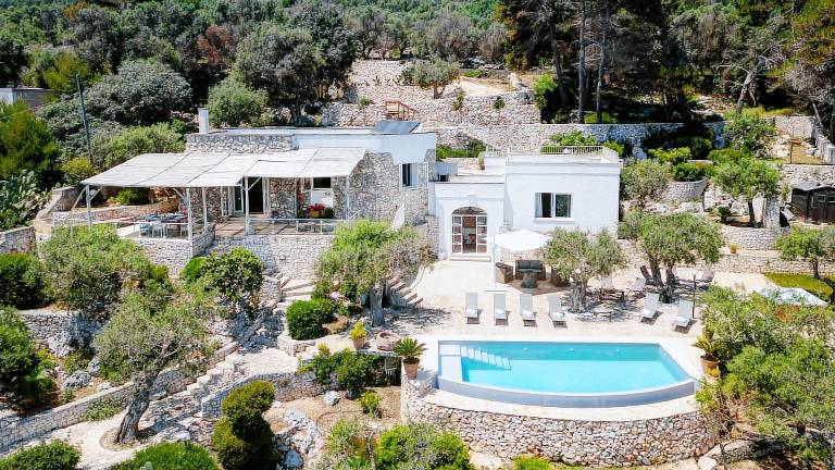 Villa with patio, garden & hot tub | Garden view — photo 2
