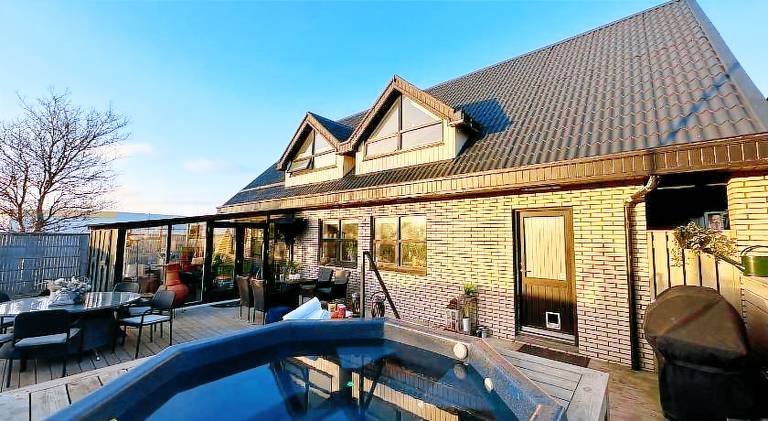 Villa with grill, terrace & jacuzzi | Suitable for remote work — photo 2