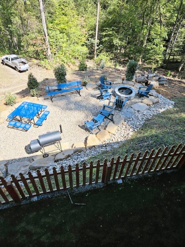 Family-oriented cabin with jacuzzi, pool & patio | Mountain view | Good for workation | Pets allowed — photo 3