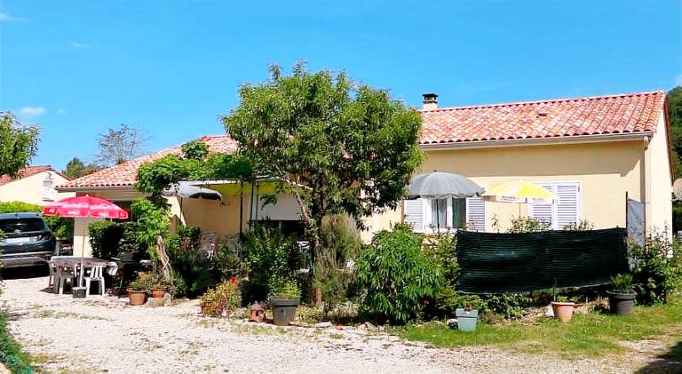 Vacation home with hot tub | Pets allowed in Montignac
