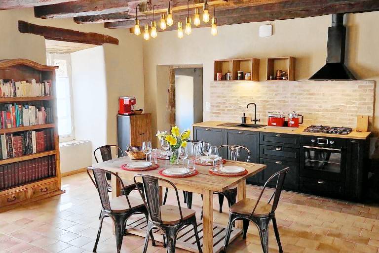 Family-oriented vacation home with terrace, barbeque & yard | Pets are welcome — photo 3