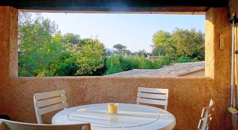 Holiday apartment with pool — photo 4