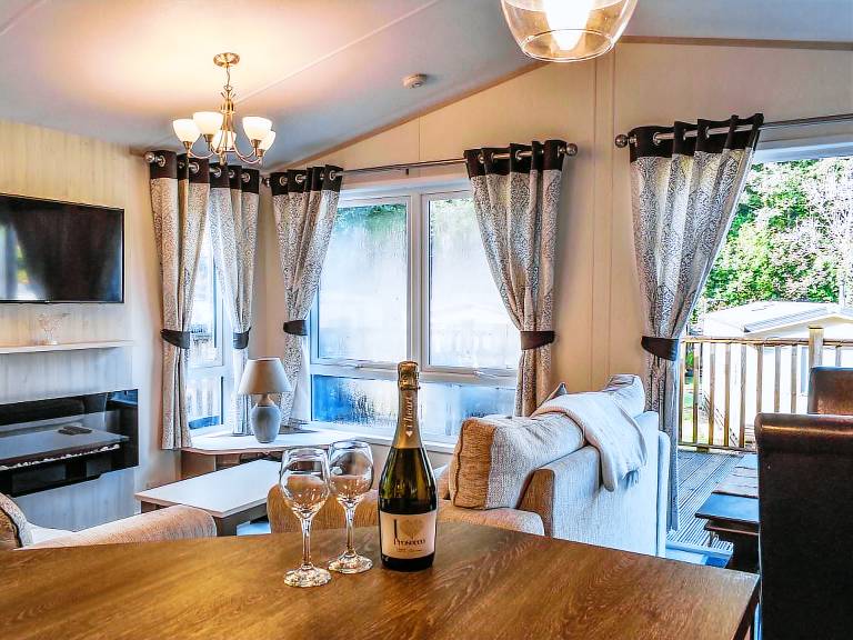 Family-friendly cottage with yard & patio | River view | Pets are welcome — photo 4