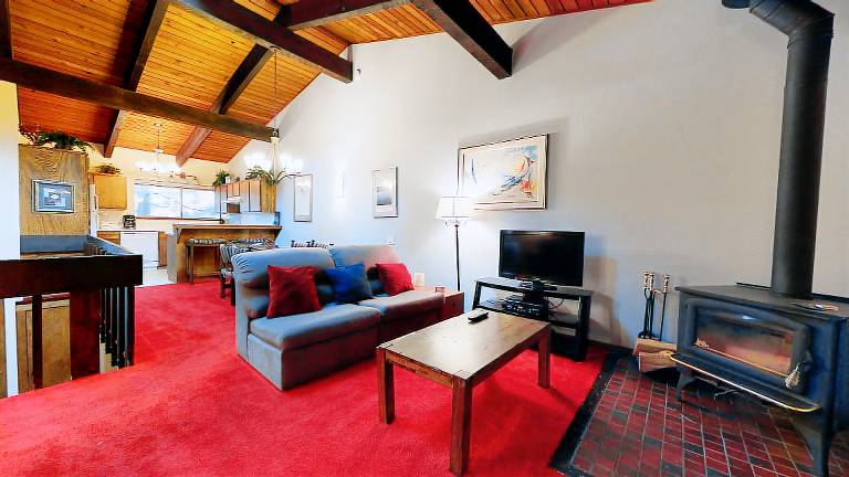 Fully equipped beautiful condo with jacuzzi, sauna & pool | Close to the ski | Pets are welcome — photo 5