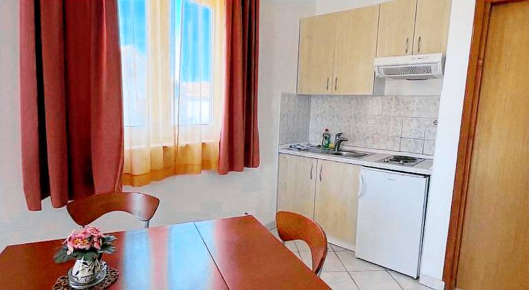 Holiday apartment with terrace, garden & grill | Beach nearby | Perfect for remote work | Pets allowed — photo 4
