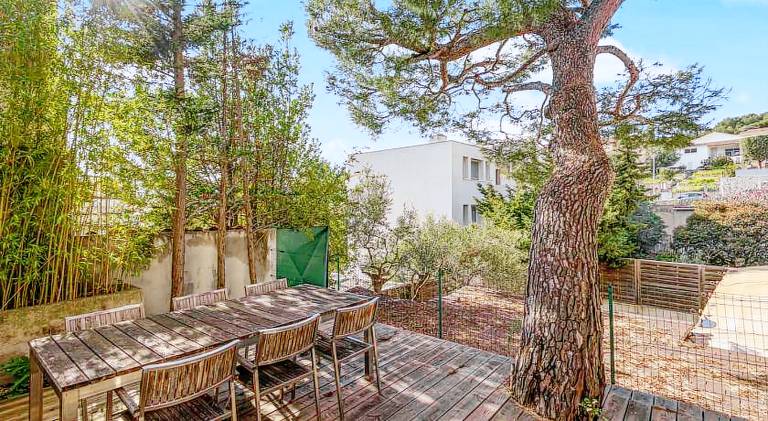 Holiday apartment with patio & yard — photo 4