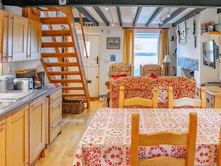 Child-friendly beautiful cottage with garden | River view | Pets are welcome — photo 4