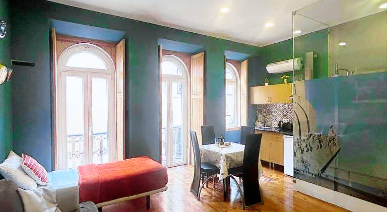 Apartment with patio | Next to São Jorge Castle — photo 2