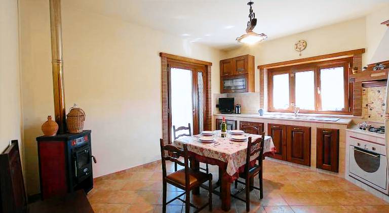 House with 2 rooms for 4 persons — photo 3