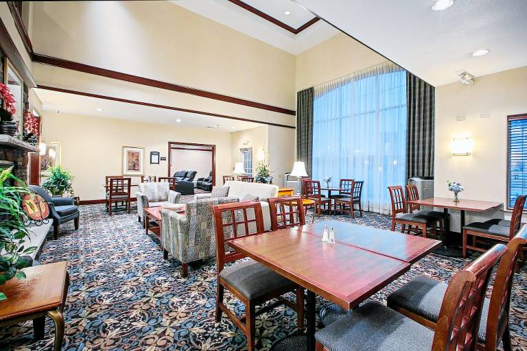 Staybridge Suites Rockford Hotel By IHG — photo 3