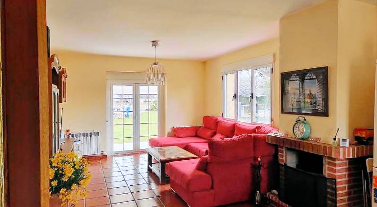 House with pool & jacuzzi — photo 2