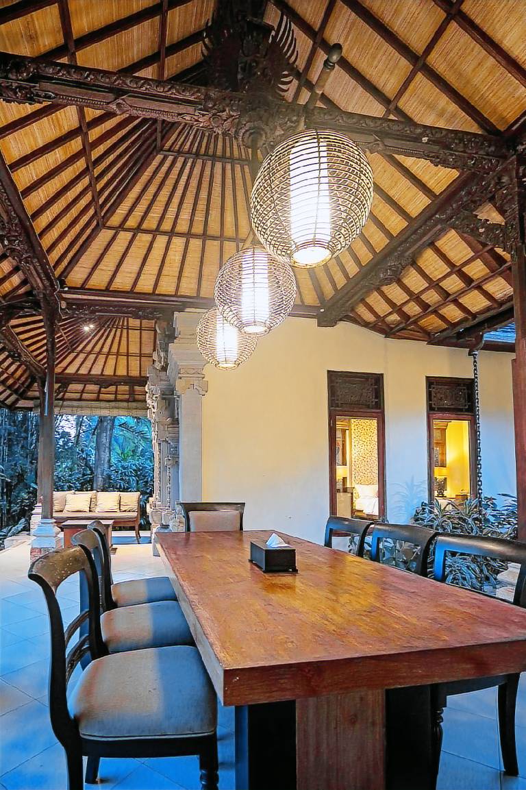 Vacation home with private pool, garden & patio — photo 5