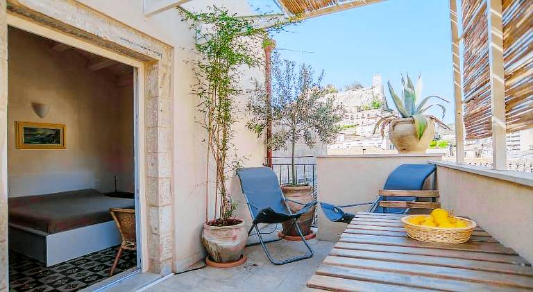 Family-friendly apartment with terrace | Next to Duomo of San Giorgio | Perfect for remote work | Pets are welcome — photo 3