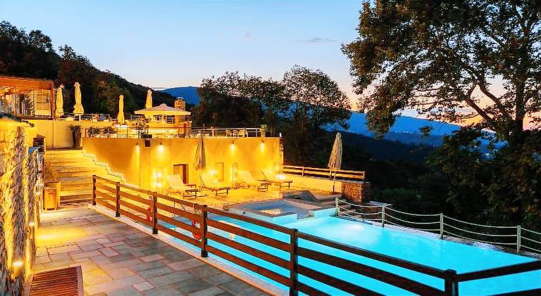 12 Months Luxury Resort — photo 3