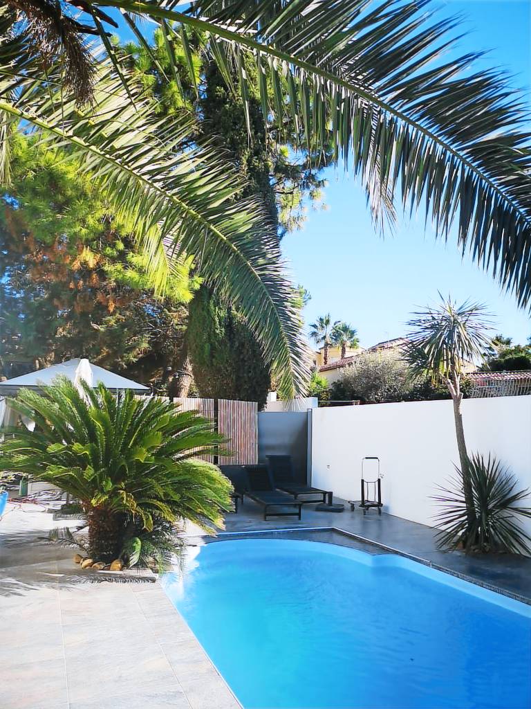 Villa with barbecue, private pool & garden | Garden view — photo 2