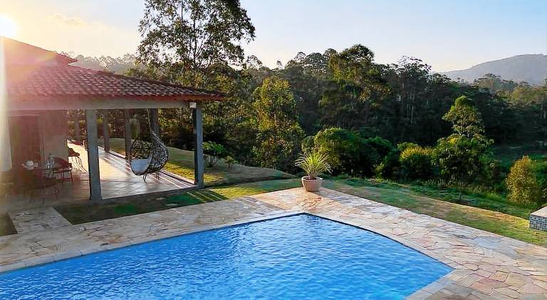 Vacation home with pool — photo 3