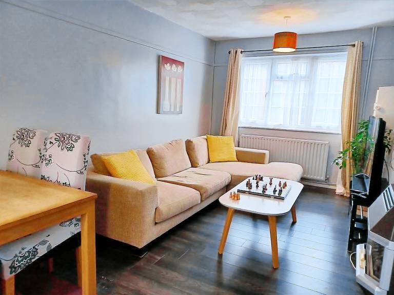 Apartment  Luton