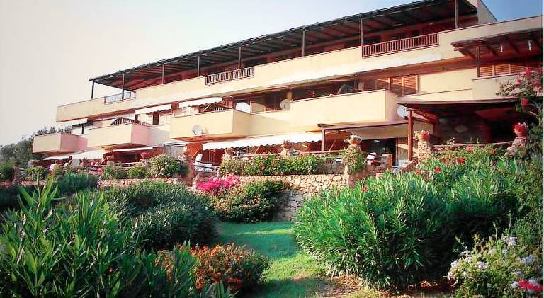 Fully equipped nice apartment with terrace & yard | Beach nearby | Suitable for remote work | Pets allowed in Olbia