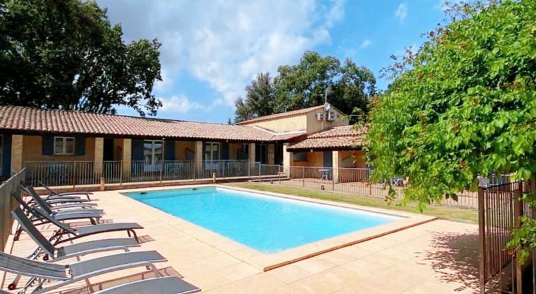 Nice apartment with private pool, patio & garden | Pets are welcome — photo 3