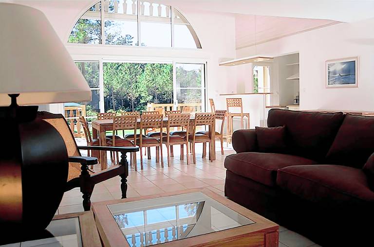 Villa with barbeque & pool | Golf view — photo 3