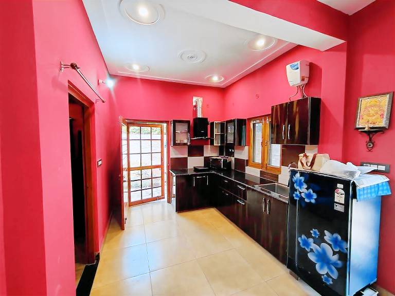 Vacation home with patio & garden | Pet-friendly — photo 4
