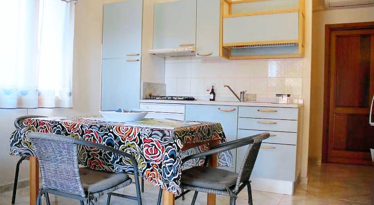 House with 2 rooms for 4 persons — photo 3