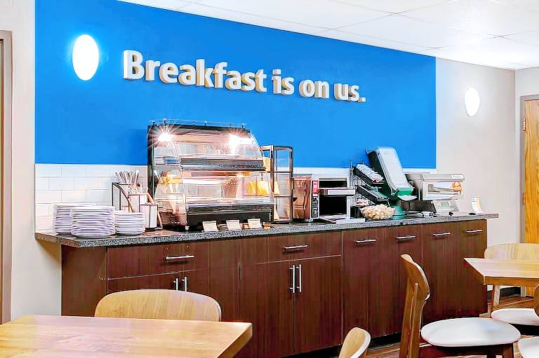 Days Inn by Wyndham Medicine Hat