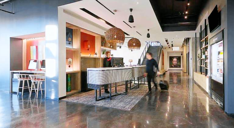 Alt Hotel Calgary East Village — photo 3