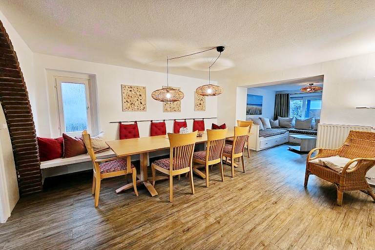 Fully equipped beautiful house with yard, BBQ & patio | Next to the beach | Pets allowed — photo 3