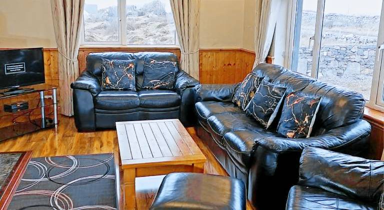Vacation home with 4 rooms for 9 persons in Galway