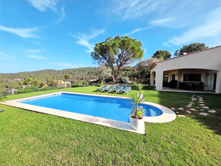 Villa 'Brun' with Sea View, Private Pool and Wi-Fi — photo 3