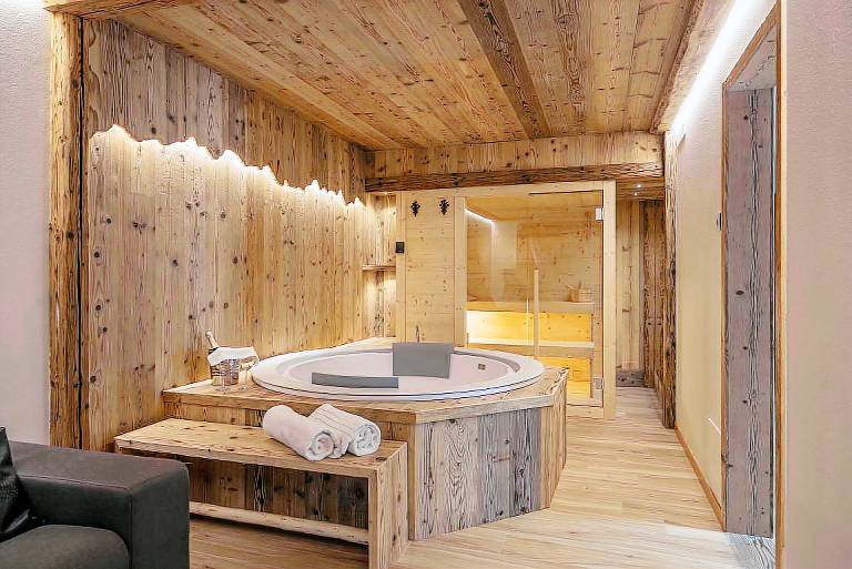 B&B GIALLO - Suite Laurina con private SPA — photo 3