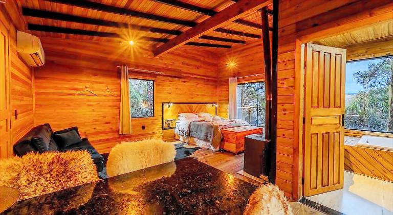 Lodge with yard, patio & jacuzzi | Perfect for remote work — photo 4