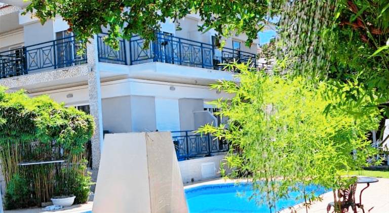 Charming serviced apartment with garden, pool & patio | Dogs allowed — photo 2
