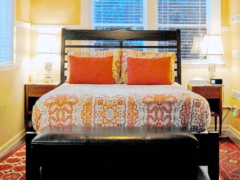 Bed & Breakfast  Capitol Hill