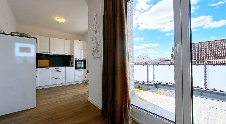 Rental apartment with patio — photo 5