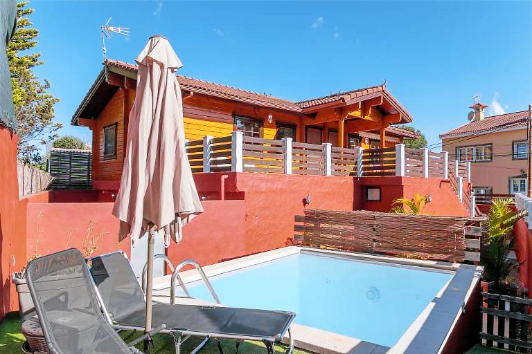 Villa with hot tub, private pool & fast internet | Mountain view in Las Palmas de Gran Canaria