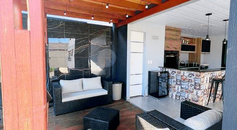 Vacation home with pool | Pet-friendly — photo 3