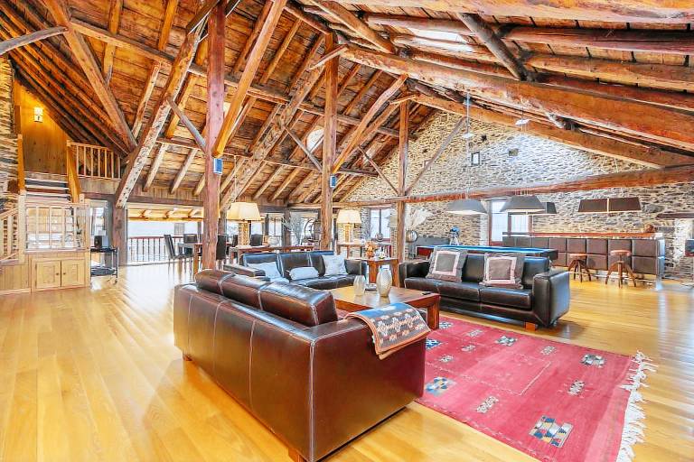 Fully equipped lovely vacation home with barbecue, fast internet & patio | Garden view | Good for workation | Pets allowed in Lleida