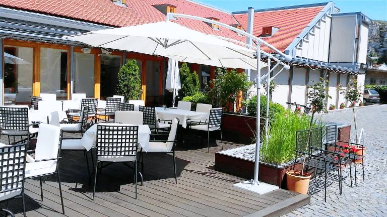 Gizella Hotel and Restaurant — photo 5