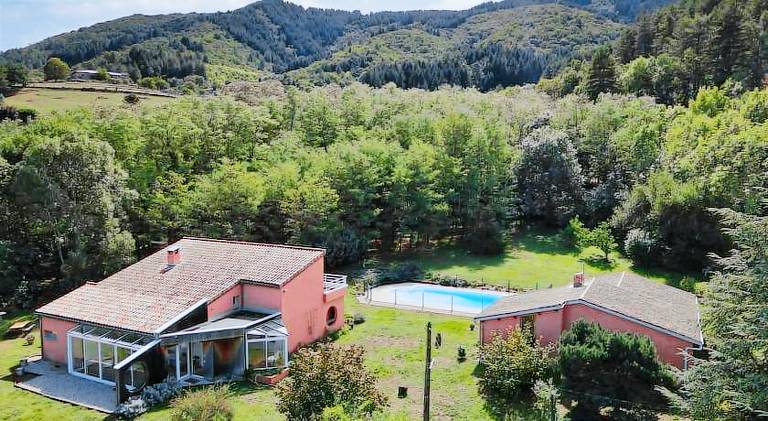 Pleasant house with pool & jacuzzi | Pet-friendly — photo 2