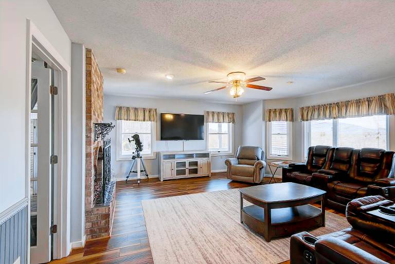 Hilltop Hideaway - Newly Renovated Home on 30 Acres, Minutes to Boone! — photo 5