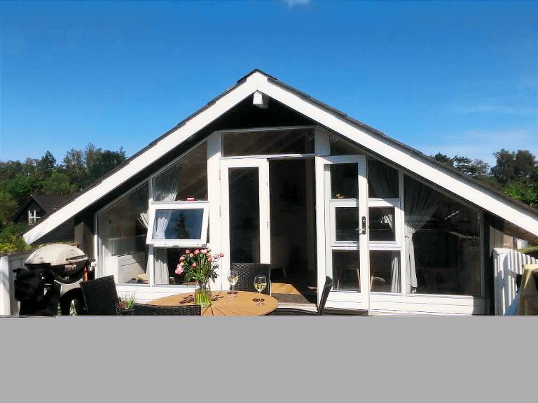 Child-friendly vacation home with garden & BBQ | Pets are welcome in Ebeltoft