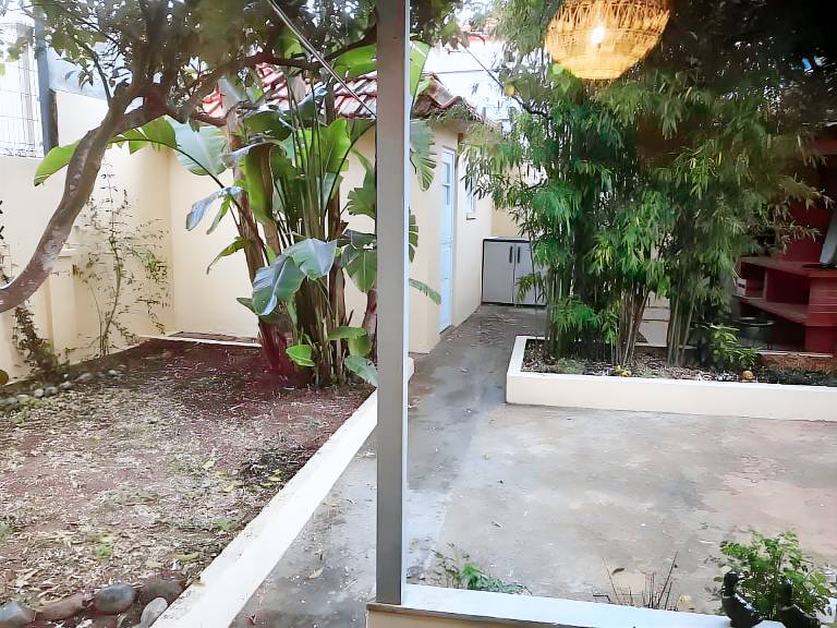 Villa with yard, barbeque & patio | Garden view — photo 5