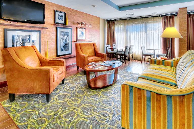 Hampton Inn Goldsboro — photo 3